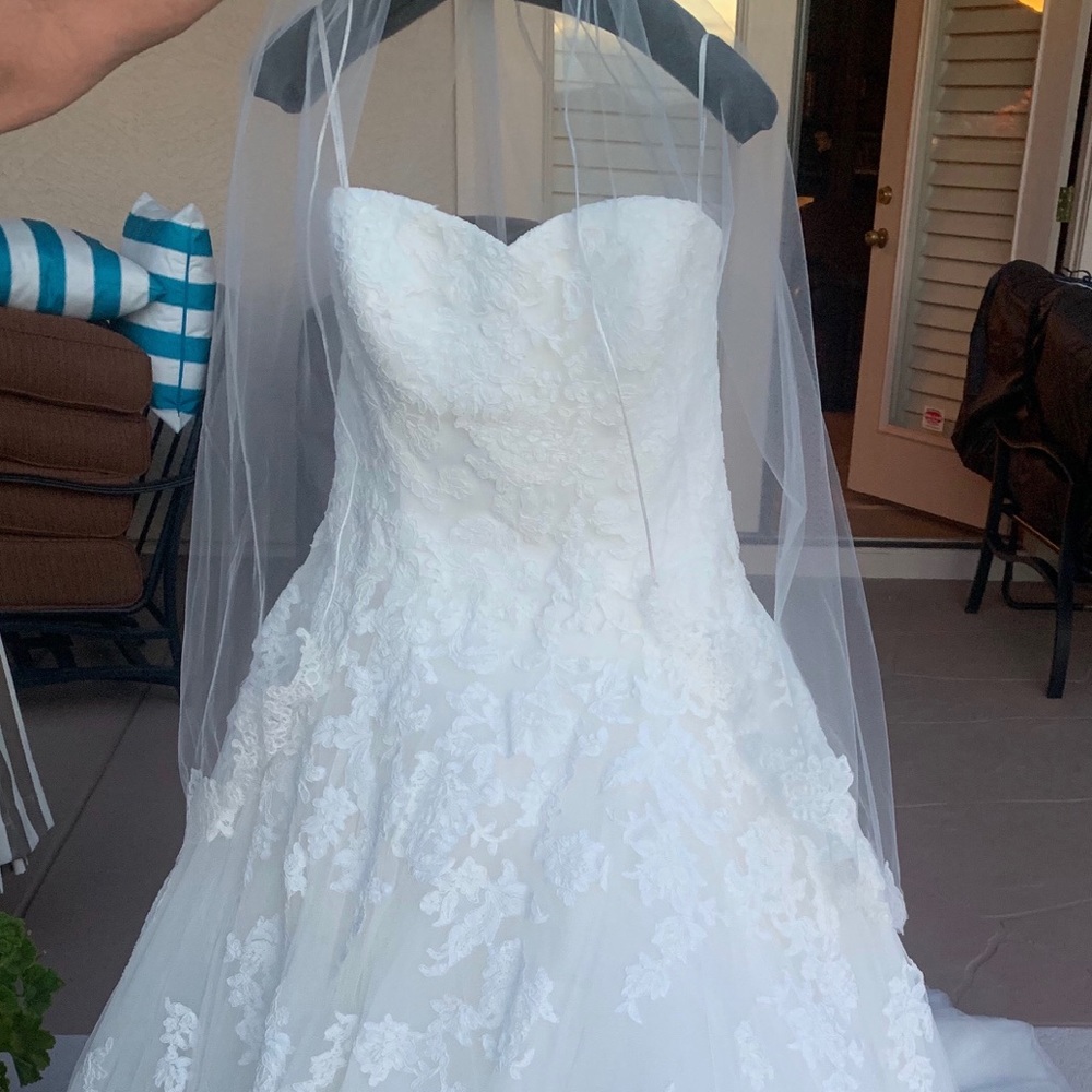 Wedding dress / gown - Straight strapless neckline